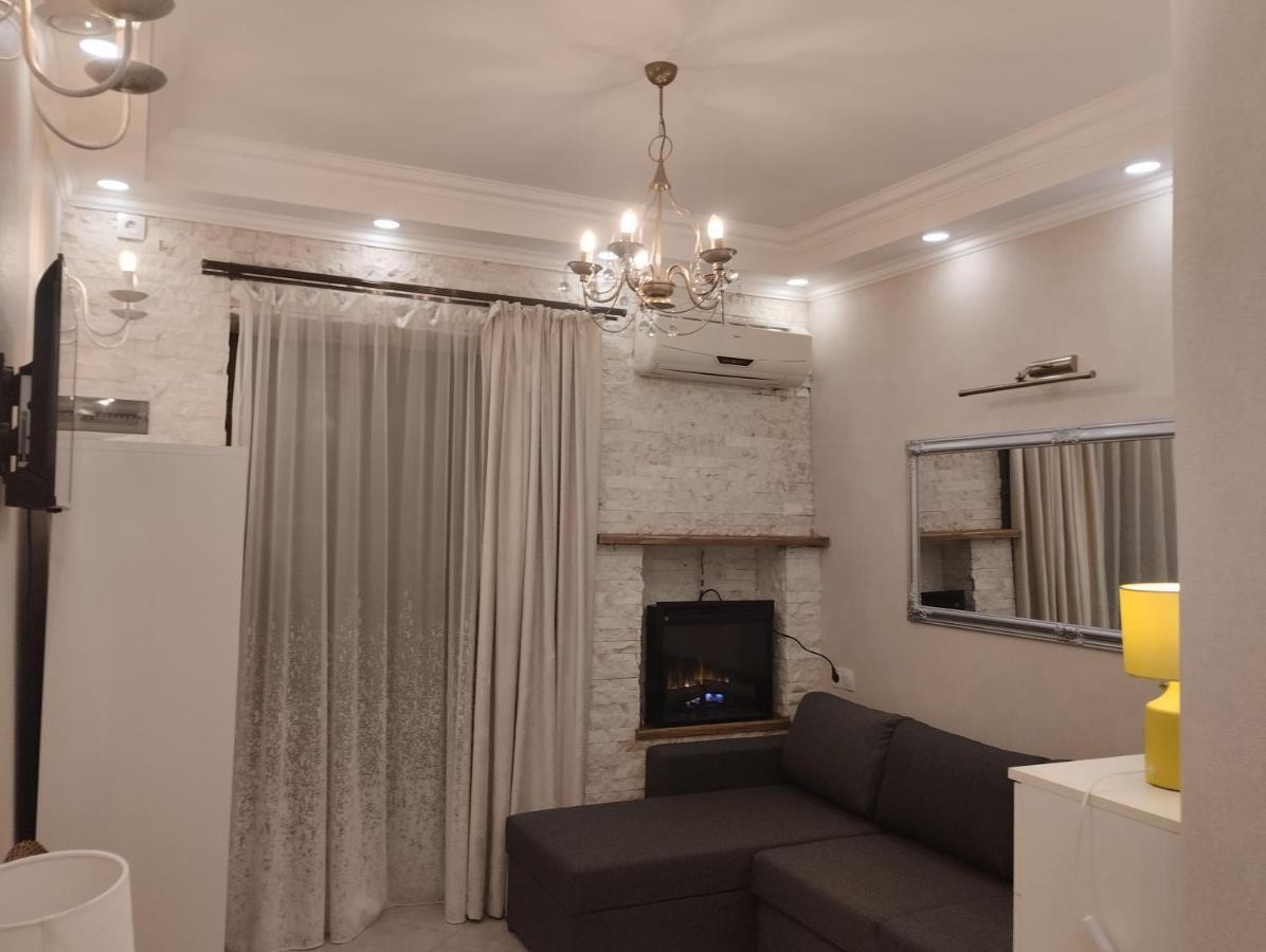 Room In Sololaki Tbilisi Buitenkant foto