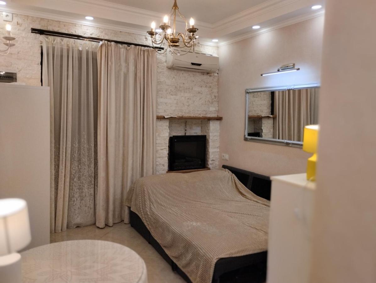 Room In Sololaki Tbilisi Buitenkant foto